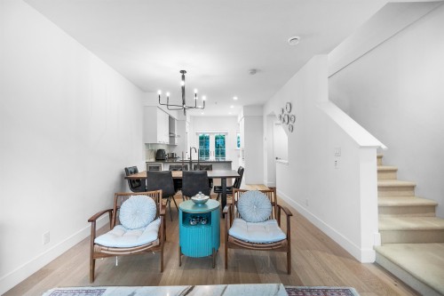 5-1133 Ridgewood Drive, North Vancouver, BC 