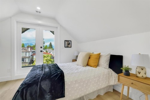 2-3216 Venables Street, Vancouver, BC 