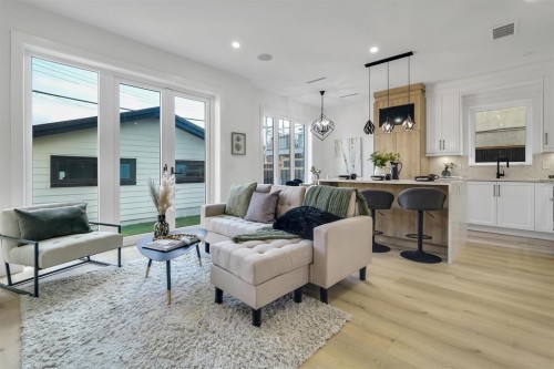 2-3216 Venables Street, Vancouver, BC 