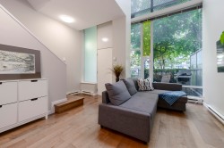 128 Dunsmuir Street  Vancouver, BC V6B 1X7