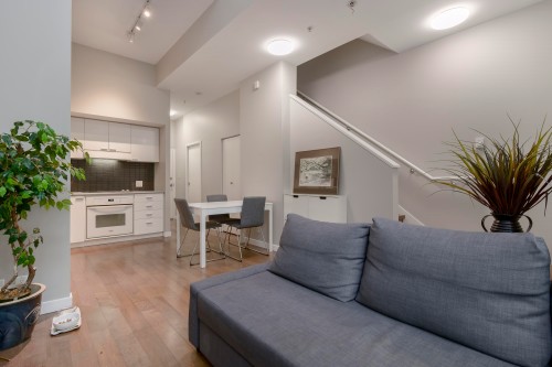 128 Dunsmuir Street, Vancouver, BC 