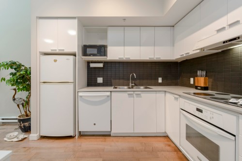 128 Dunsmuir Street, Vancouver, BC 