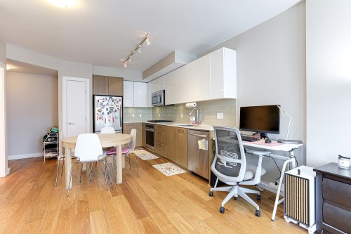 1001-6951 Elmbridge Way, Richmond, BC 