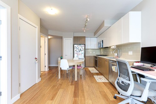 1001-6951 Elmbridge Way, Richmond, BC 