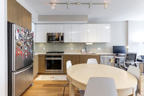 1001-6951 Elmbridge Way, Richmond, BC 