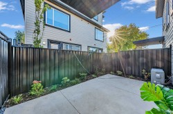 2-2703 East 3rd Avenue  Vancouver, BC V5M 1H3