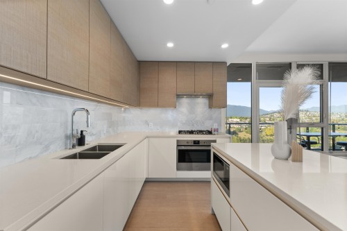 2107-4168 Lougheed Highway, Burnaby, BC 