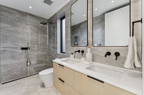 2-3036 14Th Avenue W, Vancouver, BC 