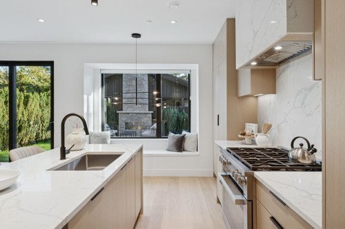 2-3036 14Th Avenue W, Vancouver, BC 