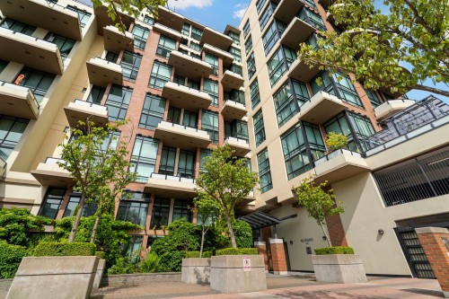 201-10 Renaissance Square, New Westminster, BC 