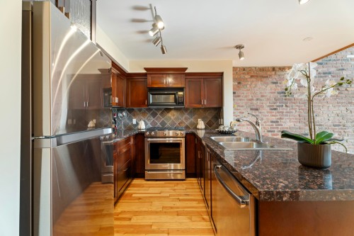 201-10 Renaissance Square, New Westminster, BC 