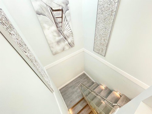 2460 19Th Avenue E, Vancouver, BC 