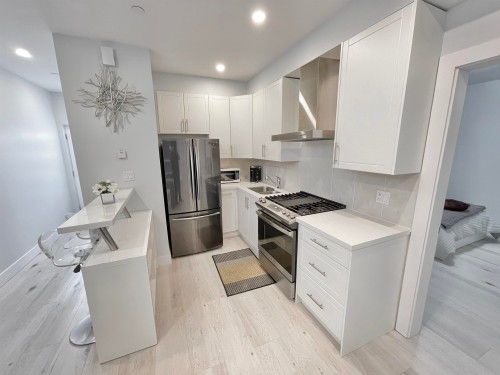 2460 19Th Avenue E, Vancouver, BC 