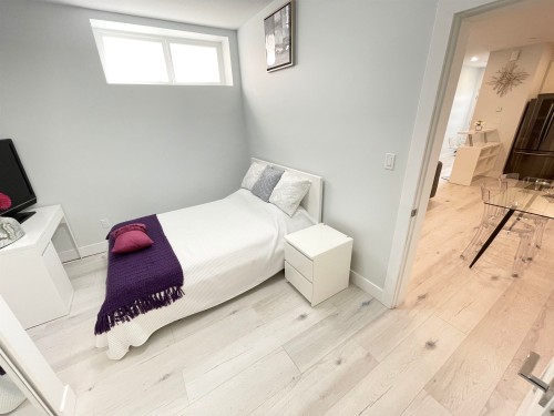 2460 19Th Avenue E, Vancouver, BC 