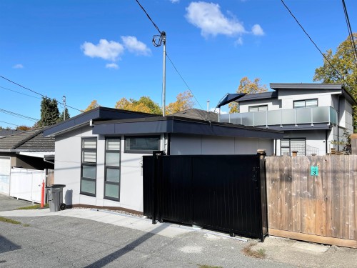 2460 19Th Avenue E, Vancouver, BC 