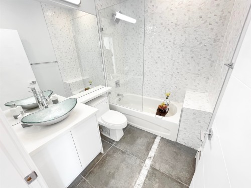 2460 19Th Avenue E, Vancouver, BC 