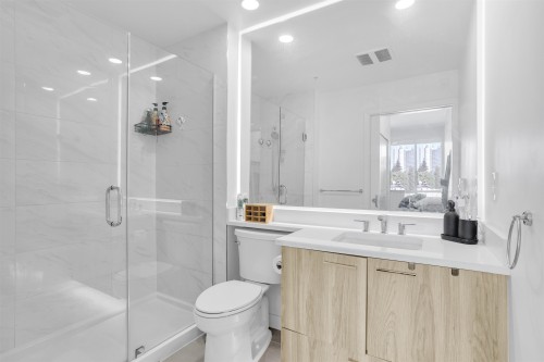 605-7588 16Th Street, Burnaby, BC 