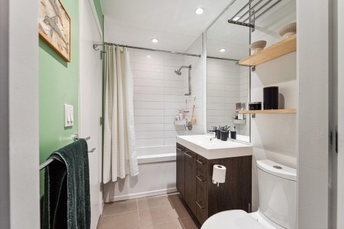 002-9060 University Crescent, Burnaby, BC 