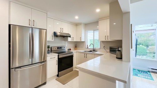 316 Queens Road W, North Vancouver, BC 