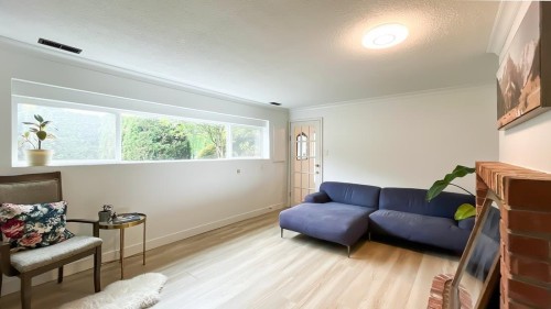 316 Queens Road W, North Vancouver, BC 