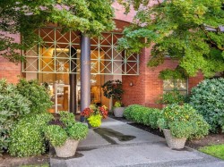 412-518 14th Avenue W Vancouver, BC V5Z 4N5