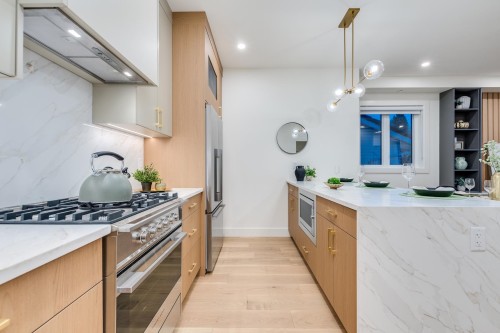 2261 35Th Avenue E, Vancouver, BC 