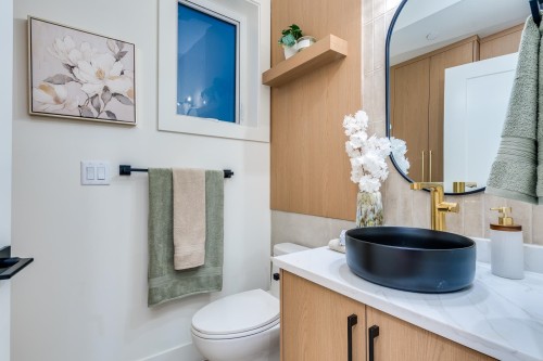 2261 35Th Avenue E, Vancouver, BC 