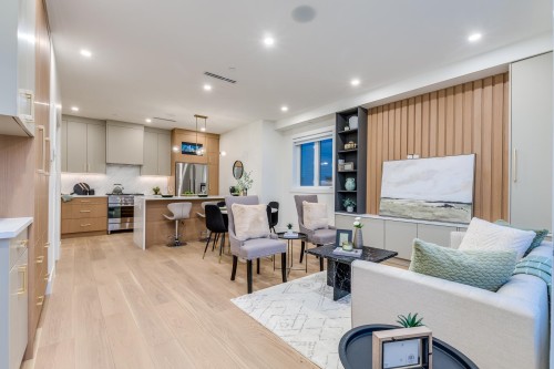 2261 35Th Avenue E, Vancouver, BC 