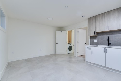 1-2263 35Th Avenue E, Vancouver, BC 