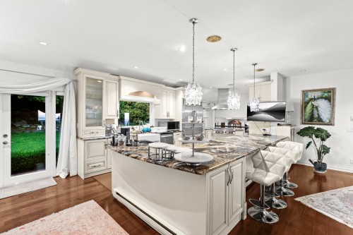 1391 Chartwell Drive, West Vancouver, BC 