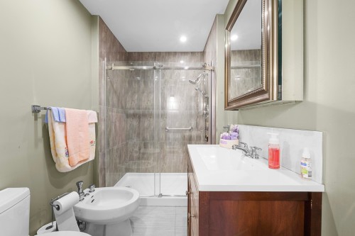 567 Clare Avenue, Burnaby, BC 