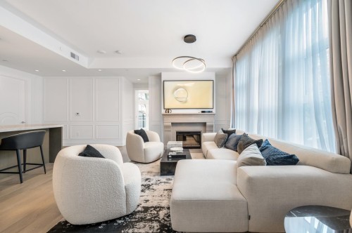 204-1009 Laurier Avenue, Vancouver, BC 