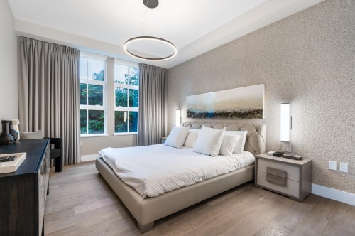 204-1009 Laurier Avenue, Vancouver, BC 