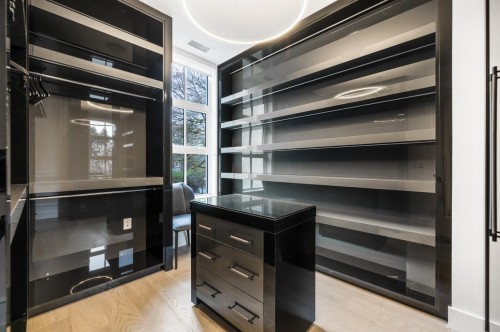 204-1009 Laurier Avenue, Vancouver, BC 