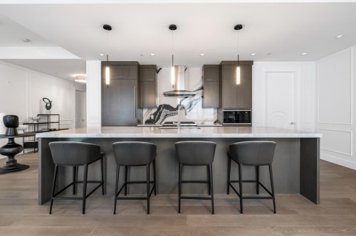 204-1009 Laurier Avenue, Vancouver, BC 