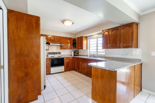 10288 Hall Avenue, Richmond, BC 