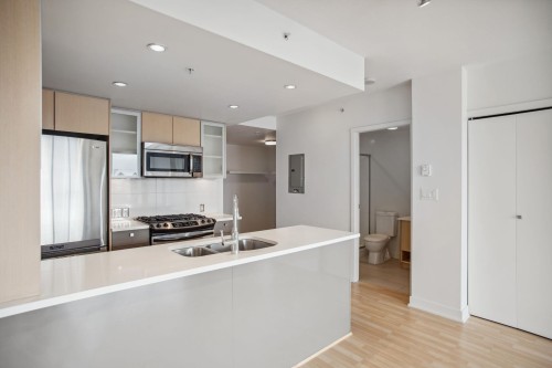 306-7080 No. 3 Road, Richmond, BC 