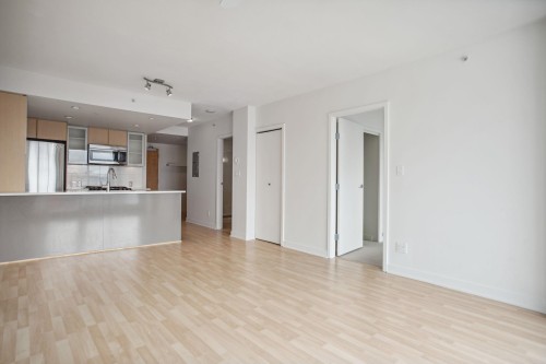 306-7080 No. 3 Road, Richmond, BC 