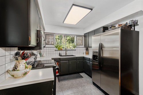 2560 Haversley Avenue, Coquitlam, BC 