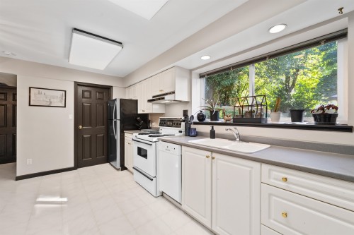 2560 Haversley Avenue, Coquitlam, BC 