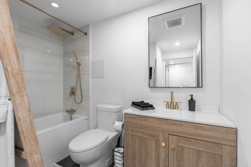 1835 Arborlynn Drive, North Vancouver, BC 