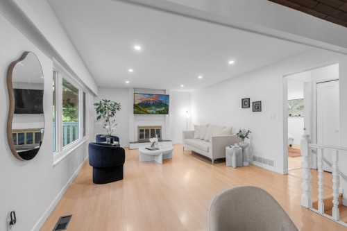 1835 Arborlynn Drive, North Vancouver, BC 