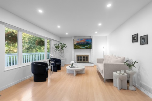 1835 Arborlynn Drive, North Vancouver, BC 