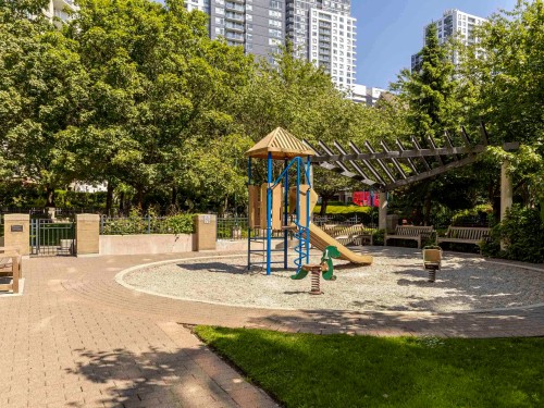 809-5380 Oben Street, Vancouver, BC 