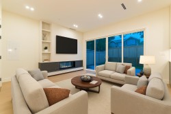 2-773 61st Avenue E Vancouver, BC V5X 2C1