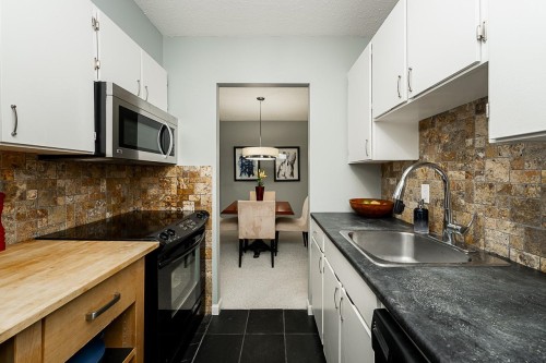 203-9320 Parksville Drive, Richmond, BC 