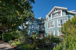 203-1617 Grant Street  Vancouver, BC V5L 2Y4