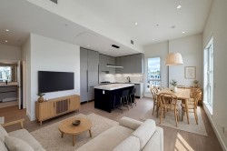 503-2235 Broadway E Vancouver, BC V5N 0J5