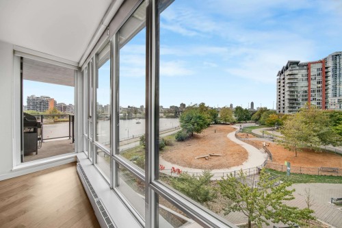 503-8 Smithe Mews, Vancouver, BC 