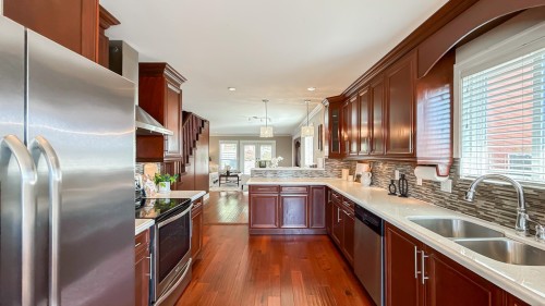 1291 Lansdowne Drive, Coquitlam, BC 